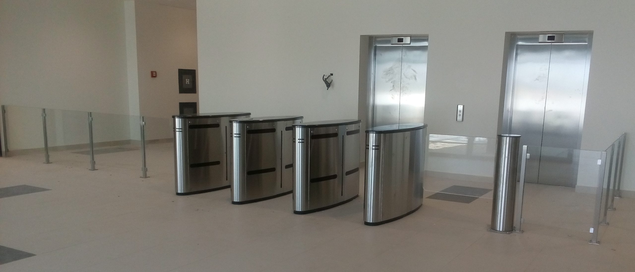 Lidl-T230-3-x-T300-HG40-cela-ograda